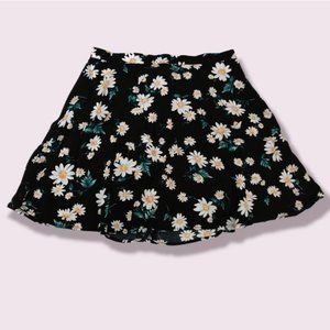 Forever 21 Medium Black Daisy Floral Skirt (Recycled Fashion)